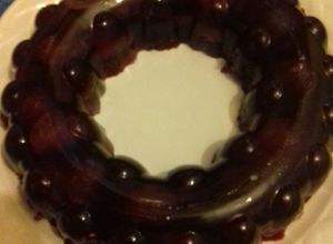 Una foto de Gelatina de uva y betabel