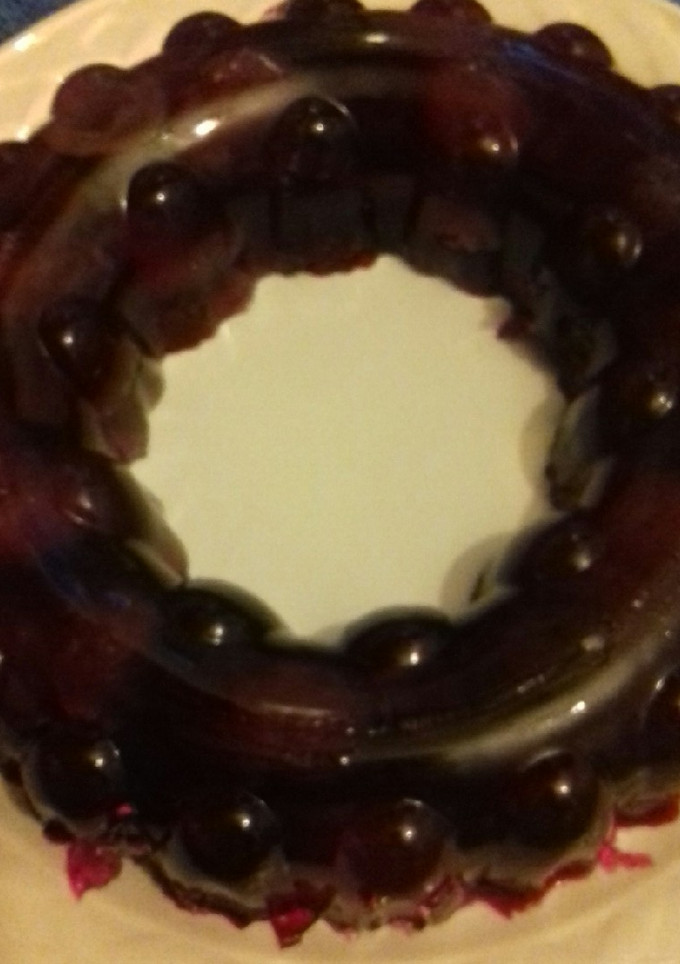 Una foto de Gelatina de uva y betabel
