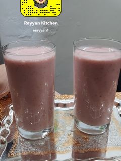 صورة لوصفة عصير موز وفراوله