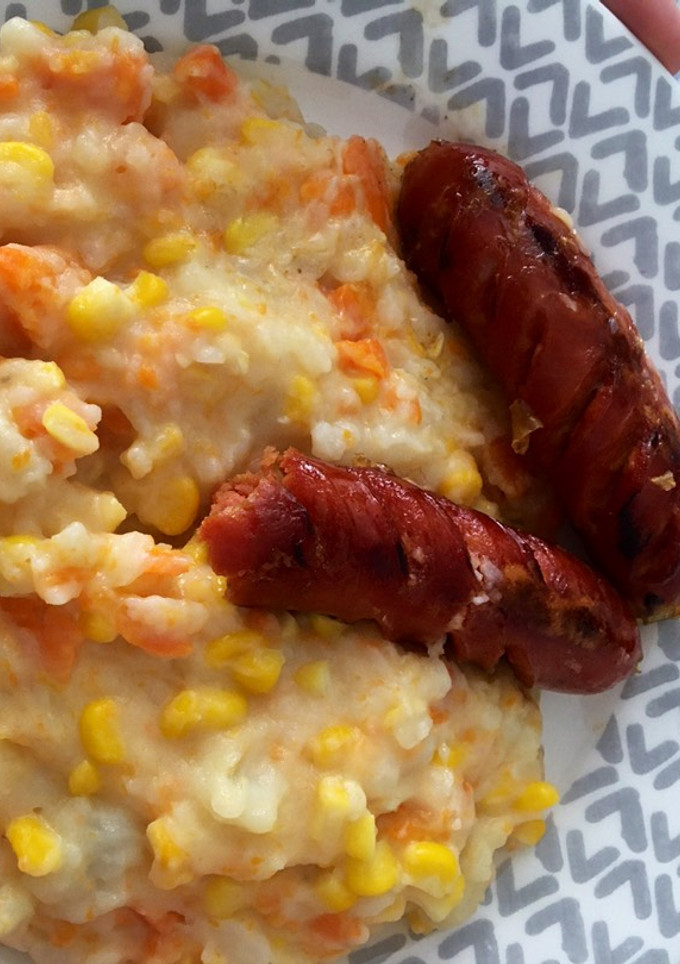 Una foto de Chorizo de ternera + Puré de papa, Zanahoria y mazorca 🌽🥔🥕