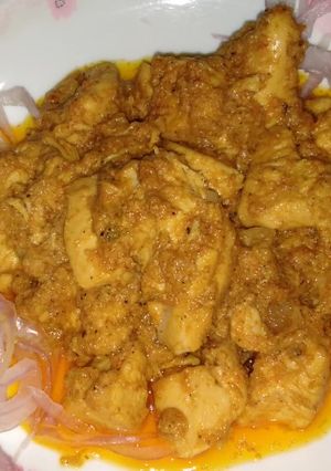 A picture of Chicken Creamy tikka gravy.