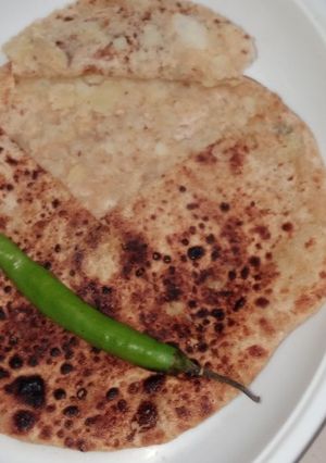 आलू का पराठा(aloo ka paratha recipe in hindi) रेसिपी मुख्य फोटो