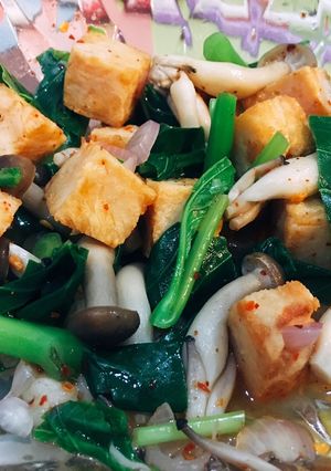 รูปของ ยำอกไก่ทอดจี๊ดจ๊าด สูตรมนุษย์ผู้เร่งรีบเพราะหิวตาลาย