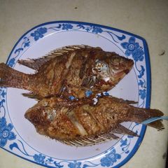A picture of Fried fish.