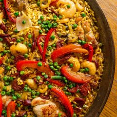 A picture of Paella Mixta de la tía Ana María.