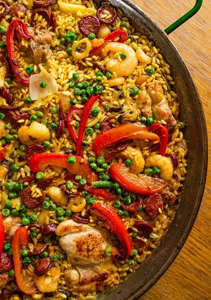 A picture of Paella Mixta de la tía Ana María.