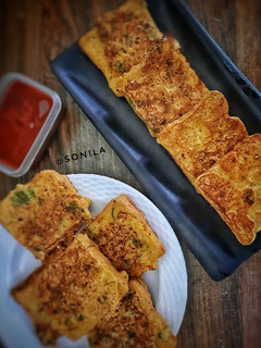 A picture of Bread besan toast.