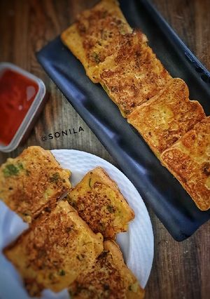 A picture of Bread besan toast.