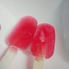 A picture of Red ice lolly.