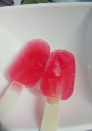 A picture of Red ice lolly.
