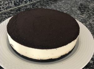 Foto principal de Tarta fría Oreo sin horno (fácil)
