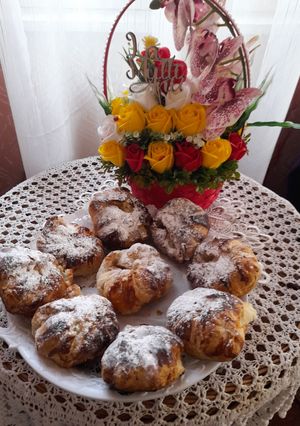 O poză a rețetei Brânzoaice cu brânză și stafide.