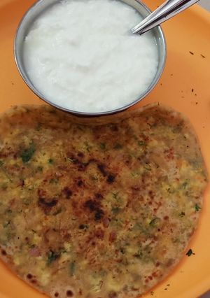 A picture of Wheat paratha stuffed paneer.
