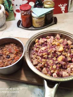 Diós, almás, hagymás krumlipüré és füge chutney almával, dióval recept fotója