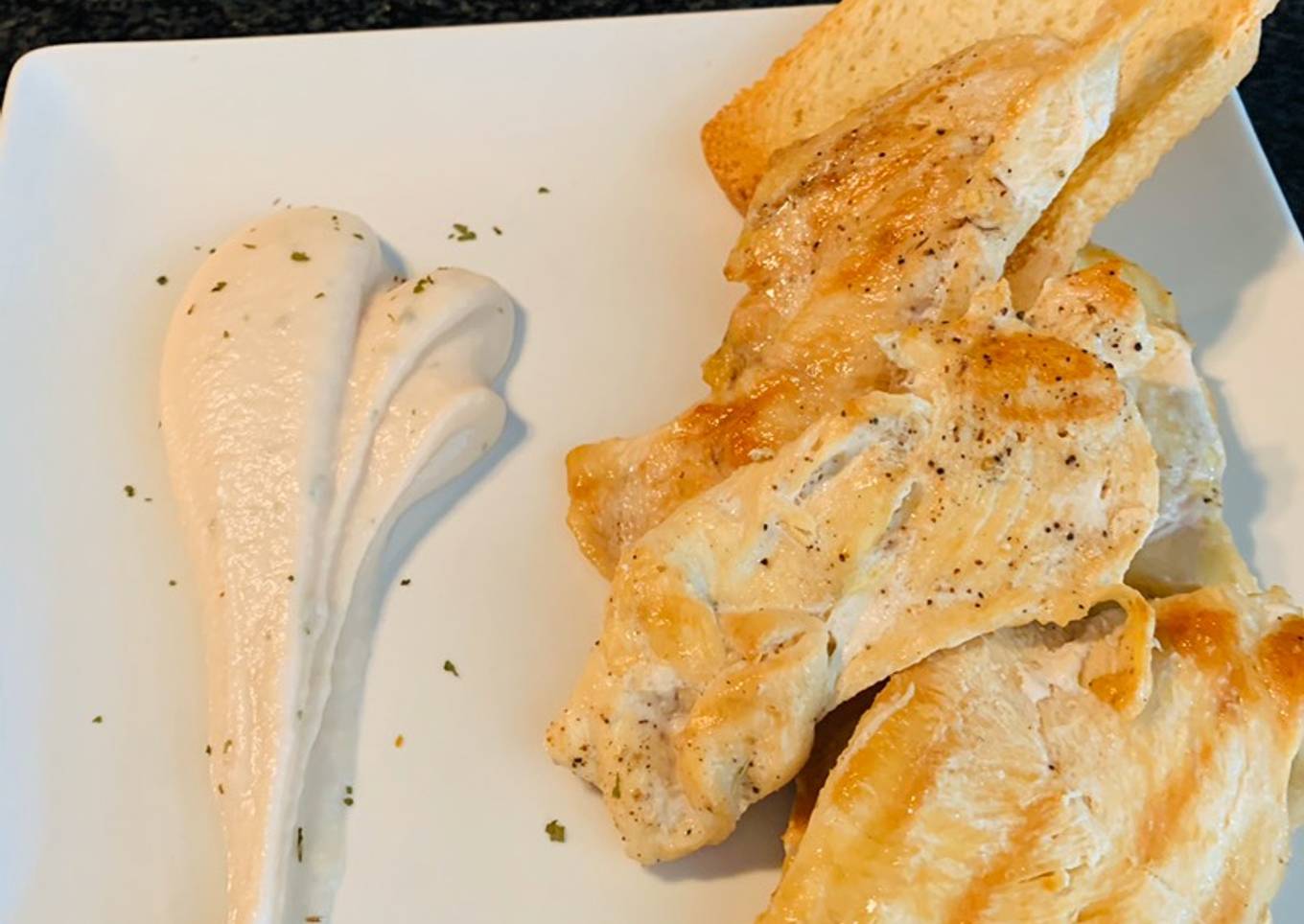 Pollo a la plancha con trampantojo de all-i-oli馃馃