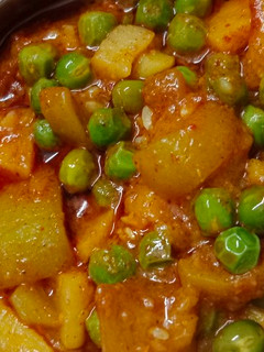 વટાણા દૂધી નુ શાક (Vatana Dudhi Shak Recipe In Gujarati) રેસીપી મુખ્ય ફોટો