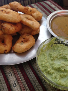 A picture of Medu Vada sambar.