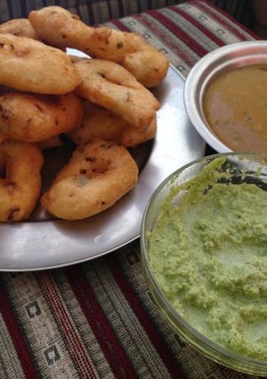 A picture of Medu Vada sambar.
