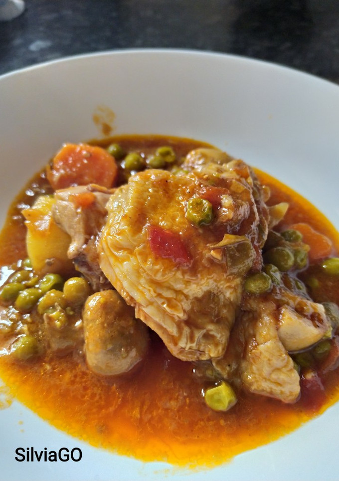 Una foto de Guisado de pollo y verduras