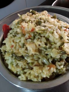 கீரை சாதம் (Keerai satham recipe in tamil) செய்முறை முக்கிய புகைப்படம்