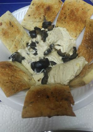 A picture of Crackers.