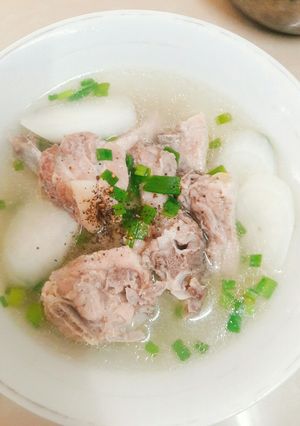Hình của món Xương hầm củ cải trắng.