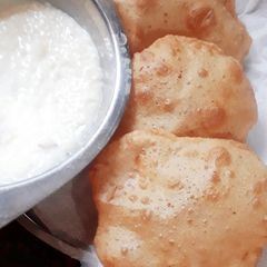 A picture of Puri kheer.