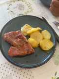 Costillas al ajillo de Consum con patatas al ajillo