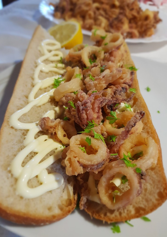 Una foto de Bocadillo de calamares