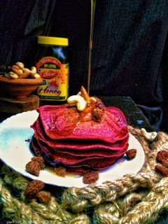 বীটরুট প্যান কেক (beetroot pancake recipe in bengali) রেসিপির প্রধান ছবি