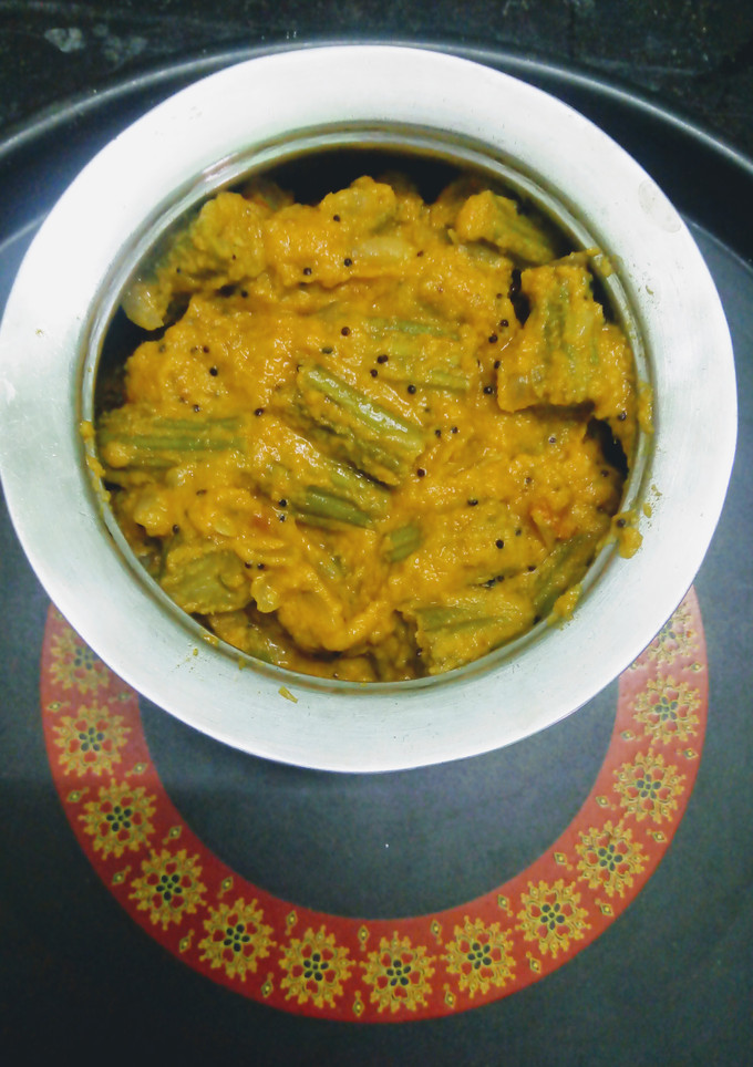 முருங்கை காய் கிரேவி (Murunkai kaai gravy recipe in tamil) செய்முறை முக்கிய புகைப்படம்