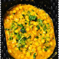 A picture of Restaurant style chole.