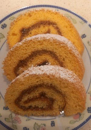Lekváros piskótatekercs recept fotója