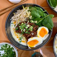 A picture of Tantanmen Ramen.