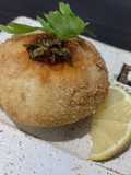 Bombas de papas rellenas
