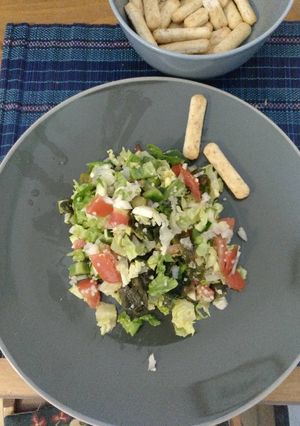 Una foto de Ensalada tabulé. Con algas wakame