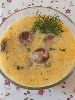 Kolbászos, kapros tökleves recept fotója