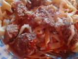 Fideos caseros con salsa bolognesa