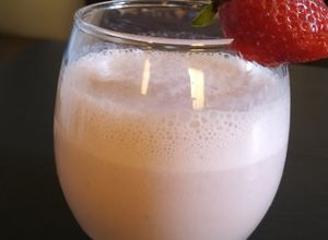 Una foto de Smoothie de banana y frutilla
