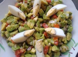 Une photo de Ma recette d'avocat 🥑🍅🧅🥚