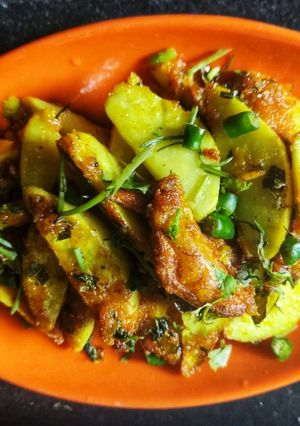 গাঠি কচু (gathi kochu bhaja recipe in Bengali) রেসিপির প্রধান ছবি
