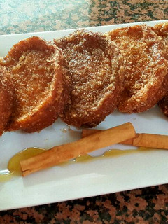 Una foto de Torrijas con bebida de soja vegetal