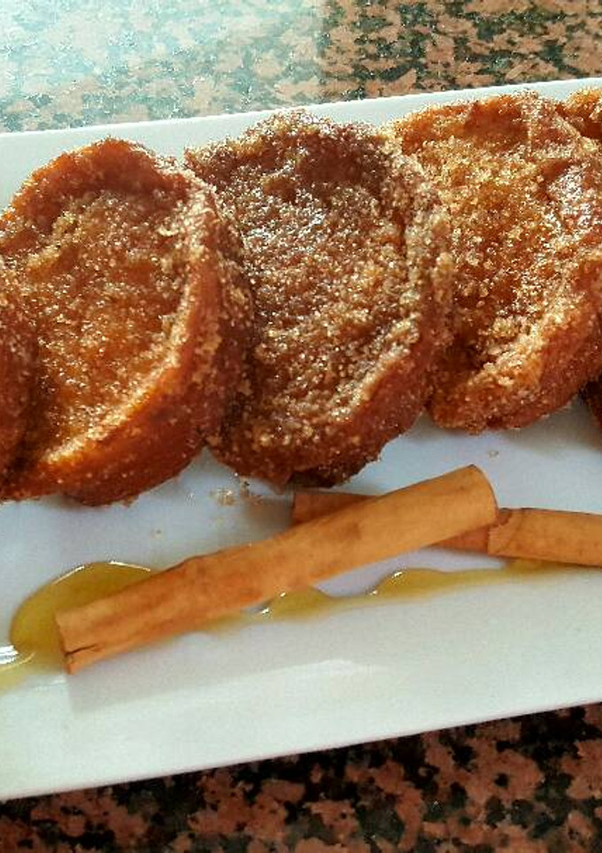 Una foto de Torrijas con bebida de soja vegetal