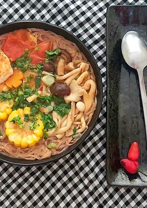 Hình của món Mì (bún) Thái chay.
