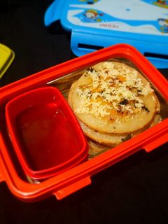 ચીઝ ડુંગળી ઉત્તપમ (Cheese Onion Uttapam Recipe In Gujarati) રેસીપી મુખ્ય ફોટો