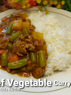 Foto resep Beef Vegetable Curry Rice