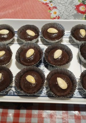 A picture of Chocolate  Pedas.