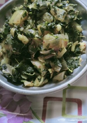 सहजन के पत्तों की स्वादिष्ट भाजी(sahjan ke patto ki swadist sabzi recipe in hindi) रेसिपी मुख्य फोटो
