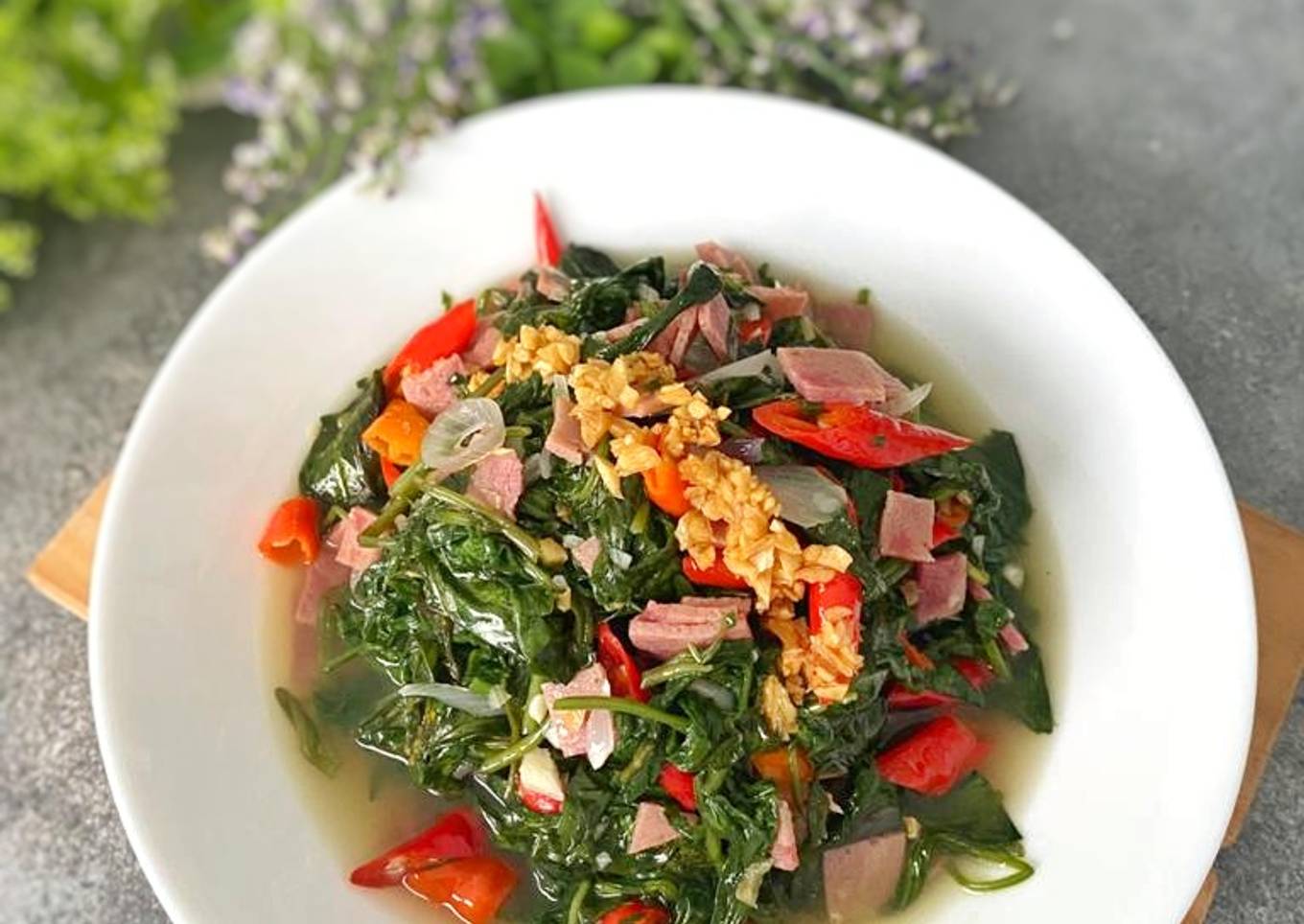 Tumis kangkung smoke beef - simple enak