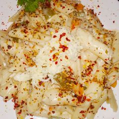A picture of Cheesy pasta.
